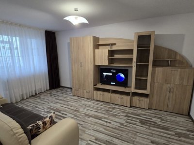 Apartament 2 camere de inchiriat, in zona Casa de Cultura