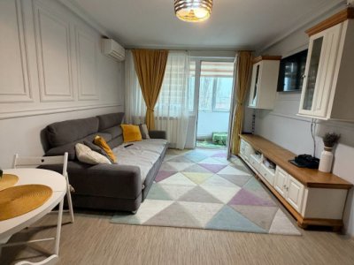 Apartament modern cu 2 camere în centru, mobilat si utilat, 2 balcoane și boxă