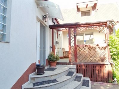 Casă spațioasă 6 camere, teren generos, Oituz – Lumina