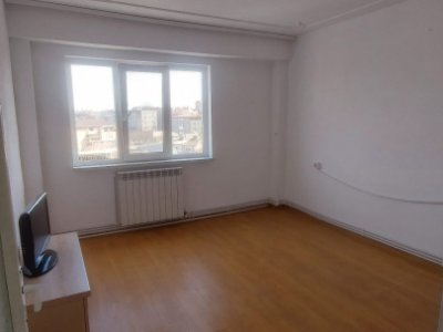 Apartament 2 camere, situat in zona Casa de Cultura