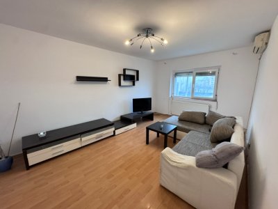 Apartament 3 camere de vanzare, situat in zona Tomis III