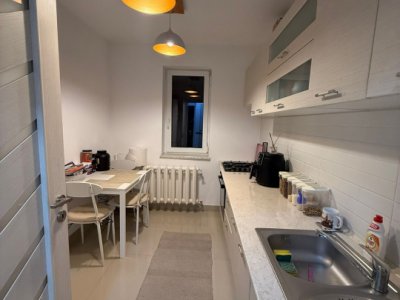 Apartament 2 camere de vanzare, situat in zona Tomis I