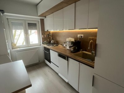 Apartament 3 camere, situat in zona Inel II