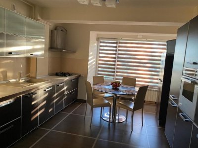Apartament 3 camere de inchiriat, in zona Mamaia 