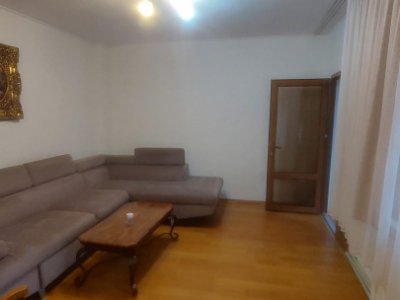 Casa de vanzare in zona Dacia