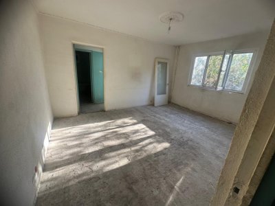 Apartament 2 Camere de Vânzare Poarta 6 | Decomandat