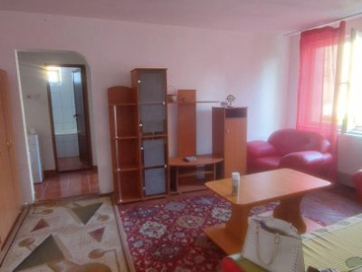 Apartament 2 camere de vanzare, situat in zona Tomis II