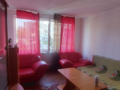 Apartament 2 camere de vanzare, situat in zona Tomis II