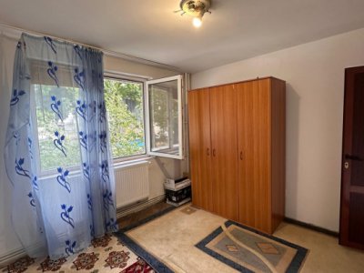 Apartament 2 camere de vanzare, situat in zona Tomis II