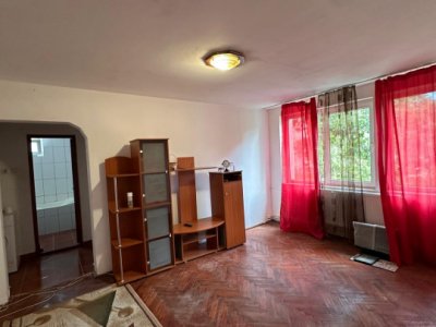 Apartament 2 camere de vanzare, situat in zona Tomis II - Constanta