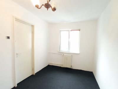 Apartament 3 camere de vanzare in zona Inel II