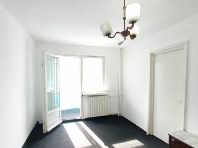 Apartament 3 camere de vanzare in zona Inel II