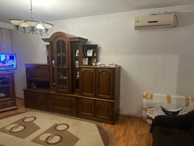 Apartament 2 camere de vânzare în zona Trocadero – confort, locație excelentă 