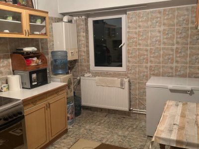 Apartament 2 camere de vânzare în zona Trocadero – confort, locație excelentă 