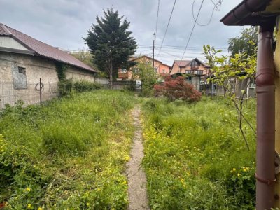 Teren intravilan de vânzare în zona Km 5 - 1.034 mp, utilități pe teren