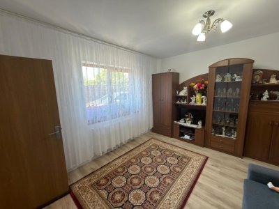 Casă 3 camere de vanzare in zona Medeea - CET | Curte Generoasă 