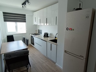 Apartament 2 camere de închiriat Tomis Nord – mobilat și utilat complet