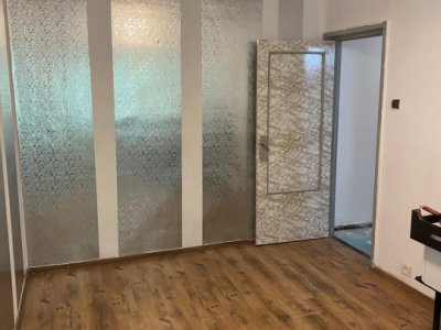 Apartament 3 camere de vânzare în Inel II, recent renovat, boxă la subsol 
