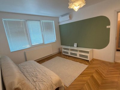 Apartament 2 camere de vanzare, termen lung, zona Tomis II