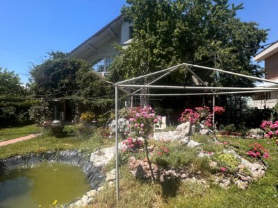 Casă de vânzare în Palazu Mare, 4 camere, teren 655 mp, construcție din cărămidă