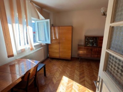 Casă P+1 de vânzare, 4 camere, aproape de centru, ideală pentru locuit