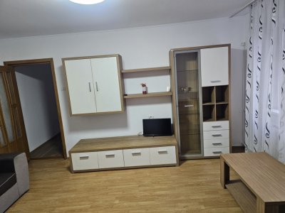 Apartament 3 camere în zona Casa de Cultură, renovat, mobilat, termen lung