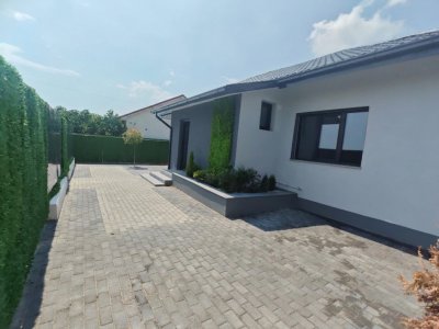 Casă de vânzare în Cumpăna, la cheie, utilități complete, deschidere la 2 străzi