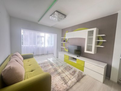 Apartament 3 camere de vanzare | City Park Mall | Renovat | Mobilat | Etaj 2