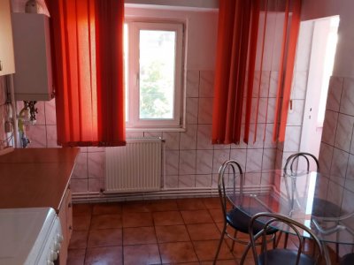 Apartament 2 camere de închiriat în zona Dacia – 52 mp