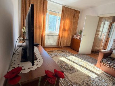 Apartament 3 camere de vânzare în zona Casa de Cultură - Constanța