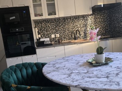 Duplex de închiriat în Năvodari – 100 mp, 3 camere, terasă și grătar