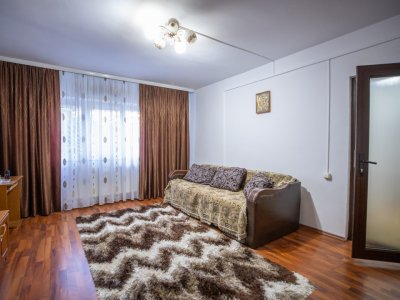 Apartament 2 camere de vânzare în zona Pod Butelii - Blocul SR 