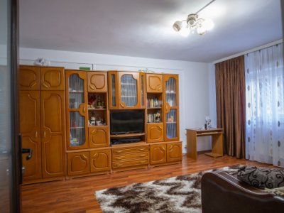 Apartament 2 camere de vânzare în zona Pod Butelii - Blocul SR 