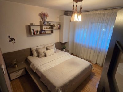 Apartament 3 camere de vânzare în zona Dacia – etaj intermediar