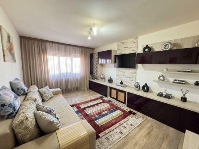 Apartament 2 camere decomandat, 2 balcoane, centrală pe gaze – zona Anda