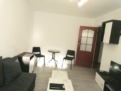 Apartament 2 camere decomandat, Etaj 1, acces metrou 1 Decembrie