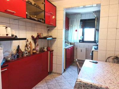 Apartament 2 camere decomandat Piata Minis, zona Titan
