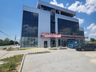 Spatiu comercial 300 mp PARTER Cladire birouri 2023 Stefanesti Autostrada A3