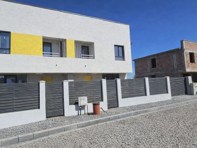 Casa 4 camere, P+1, 99mp | gaz, curent, apa si canal | Acces rapid DR9