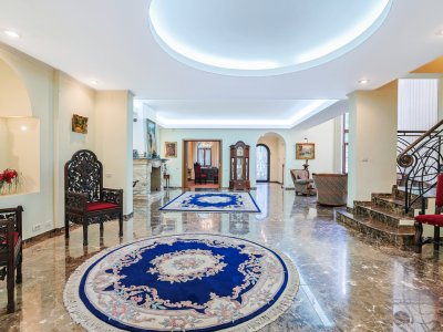 Vanzare casă/vila care refuză trecerea timpului - Zona Capitale