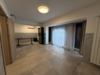 Inchirere spatiu birou