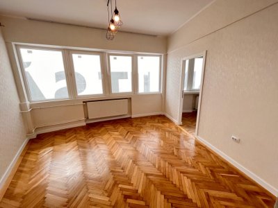 Apartament cu 2 camere de vanzare - bloc SCALA