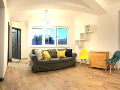 Ap. 3 camere, etaj 1, parcare privata- Otopeni