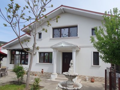 Vilă zona pădure Snagov – Ghermănești | 480 mp teren | 2 fronturi stradale | P+1