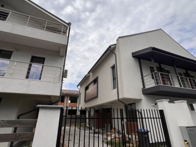 Vila cuplata I 5 camere I 2 locuri de parcare incluse 