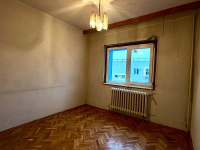 Apartament cu 4 camere | 89,2 mp | 2 bai | 2 Balcoane | Dunavat 14 | De Renovat 