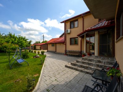 Afumați – Trandafirului, casă cărămidă 6 camere, teren 750 mp, 2 garaje
