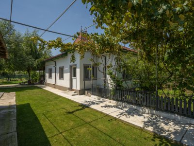 RACARI - DAMBOVITA, CASA PE PARTER 85 MP, LOT 2200 MP!