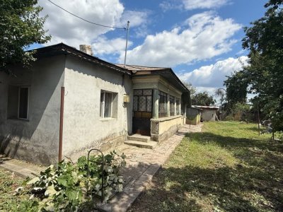 Casa rurala cu gradina mare, langa Bucuresti