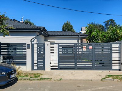 Casa cu panouri fotovoltaice